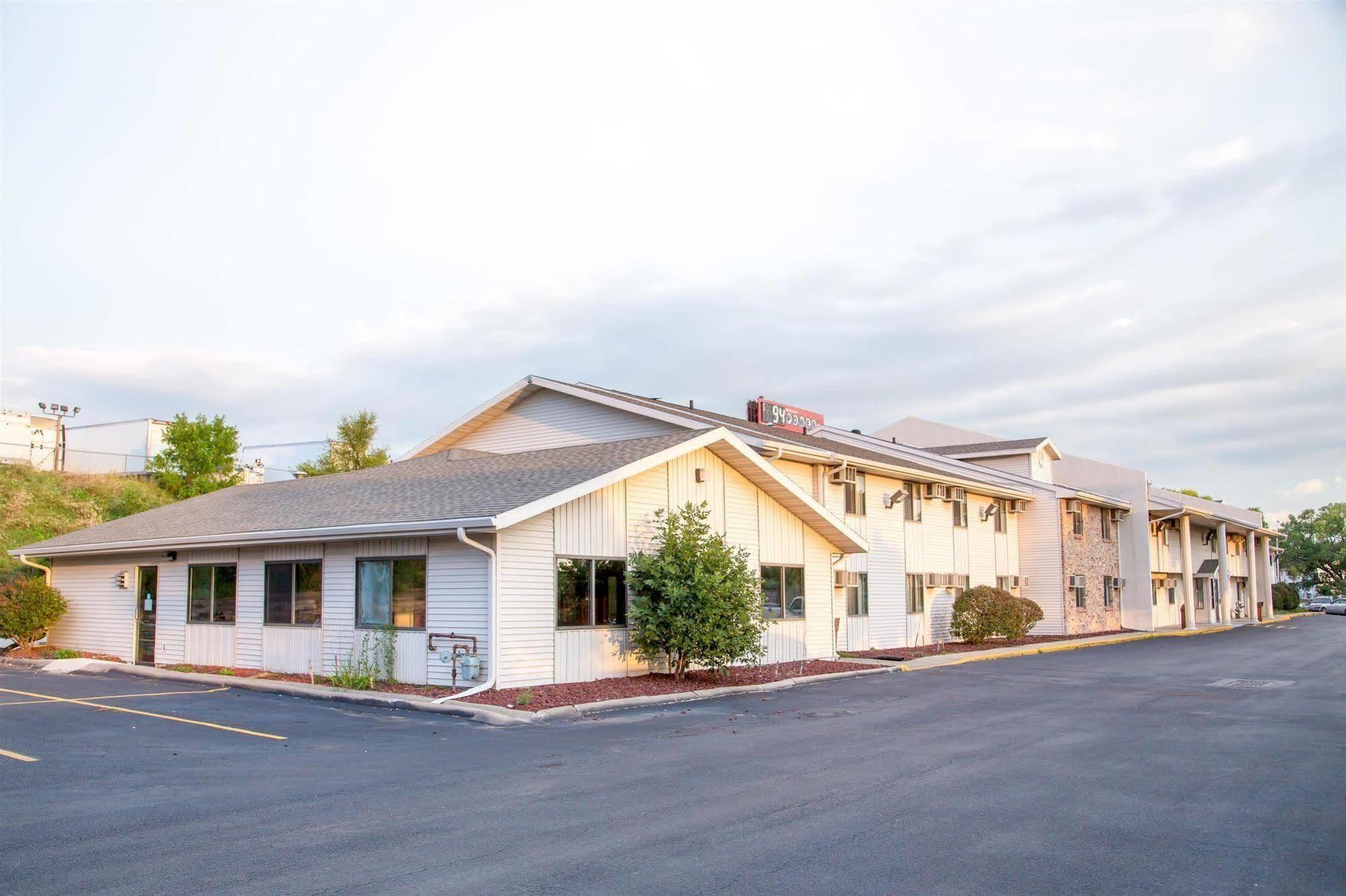 Motel 6 Omaha Exterior photo