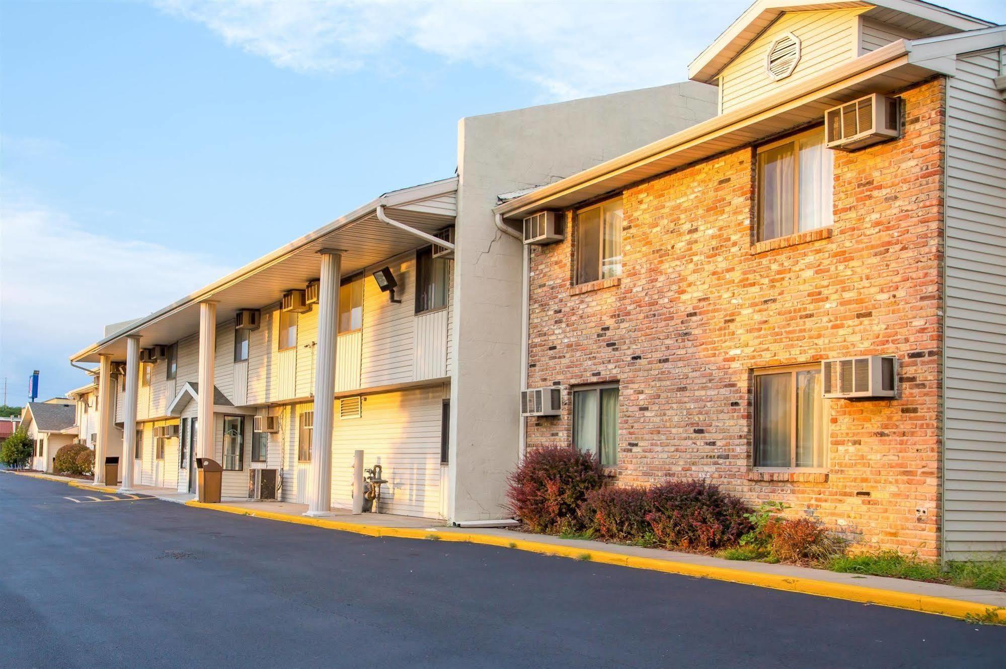 Motel 6 Omaha Exterior photo