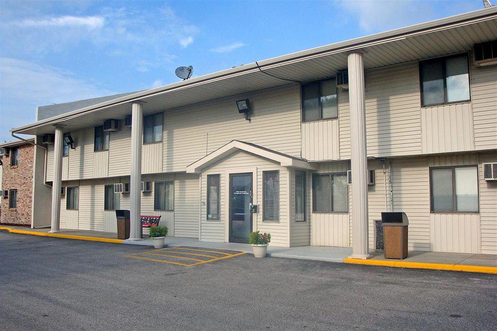 Motel 6 Omaha Exterior photo